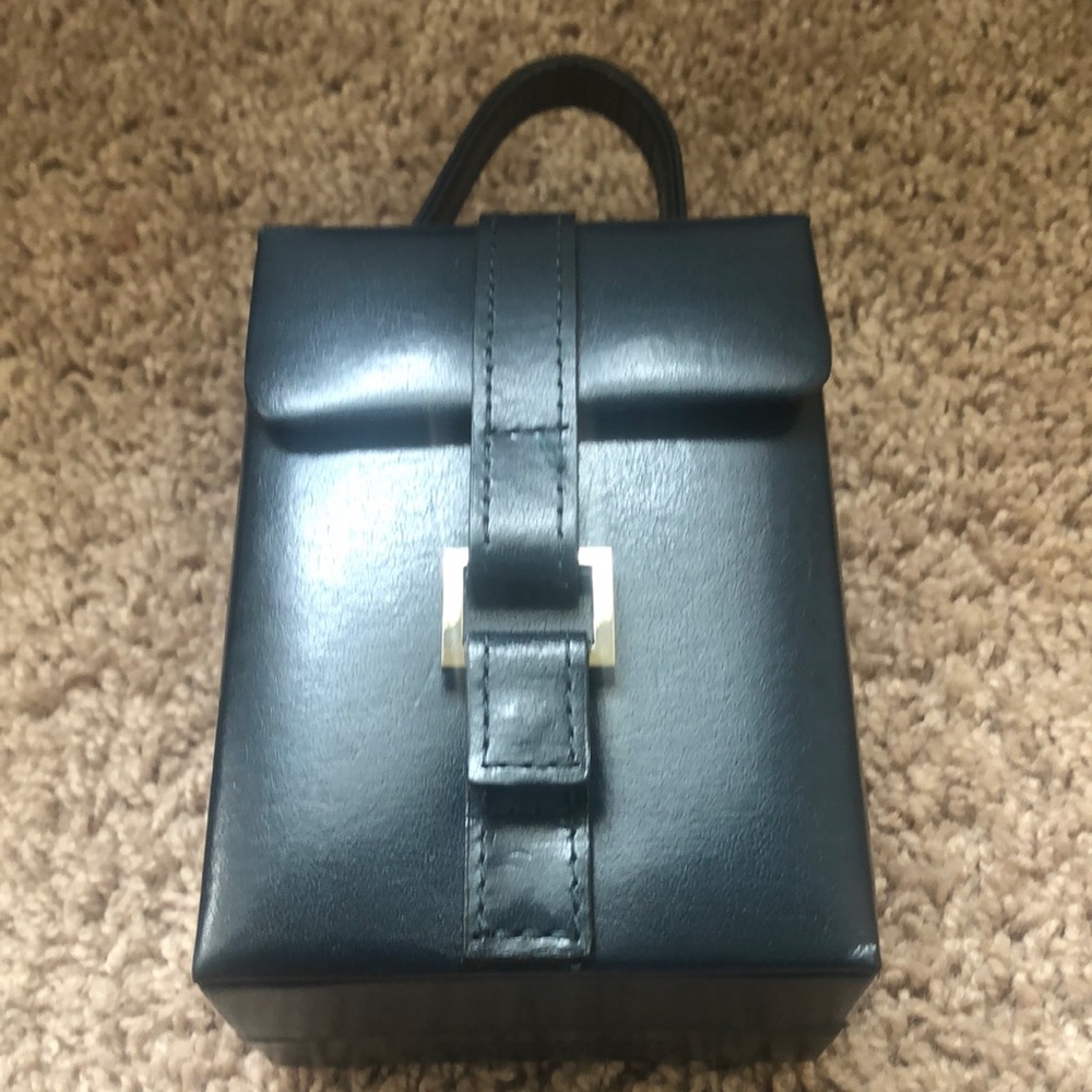 Jewelry caddie many compartments